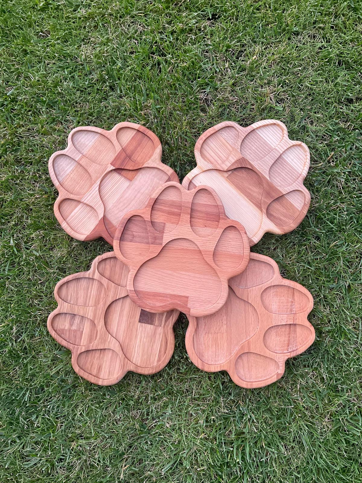 🐾 Platou din lemn în formă de lăbuță